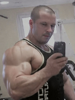 Csaba, 45 �ves t�rskeres� f�rfi, Orosh�za