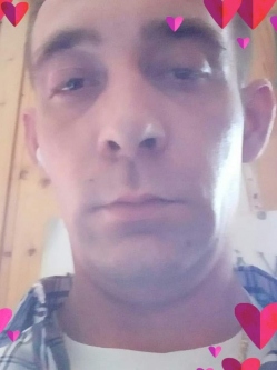 Tamas, 41 �ves t�rskeres� f�rfi, D�br�nte