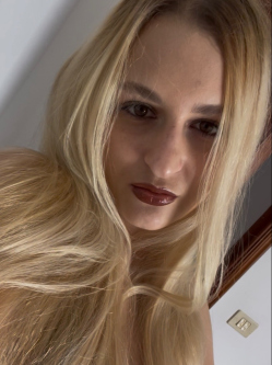 Irisz, 23 �ves t�rskeres� n�, Eur�pa (egy�b)