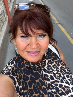 Abig�l, 57 �ves t�rskeres� n�, Budapest