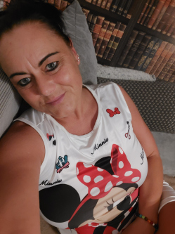 Szabina, 42 �ves t�rskeres� n�, Szigetszentmikl�s