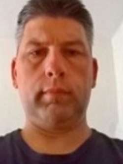 Tibi, 48 �ves t�rskeres� f�rfi, T�alm�s