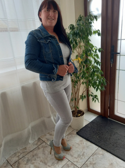 Natasa, 41 �ves t�rskeres� n�, Budapest