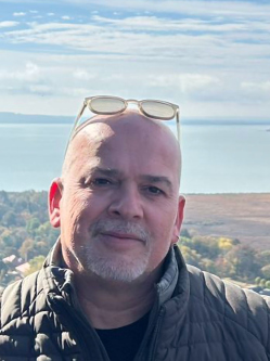 Ferenc, 54 �ves t�rskeres� f�rfi, P�csmegyer