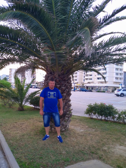 Zsolti, 40 �ves t�rskeres� f�rfi, Meggyeskov�csi