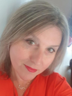 Judit, 47 �ves t�rskeres� n�, Tatab�nya