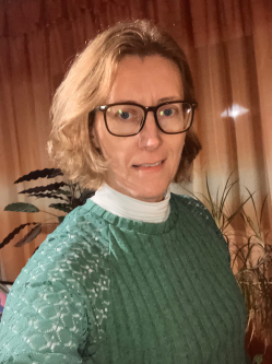 Anik�, 50 �ves t�rskeres� n�, Szeged