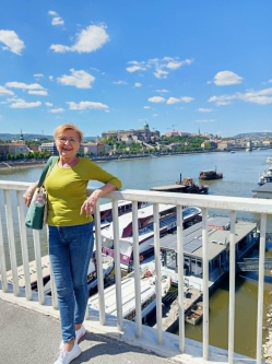 Kl�ri, 73 �ves t�rskeres� n�, P�cs