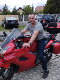 Ujv�ri Kriszti�n G�bor, 40 �ves t�rskeres� f�rfi, Dunakeszi