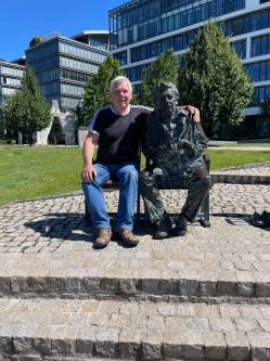 Csaba, 79 �ves t�rskeres� f�rfi, �rd