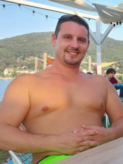 Levente, 38 �ves t�rskeres� f�rfi, Le�nyv�r