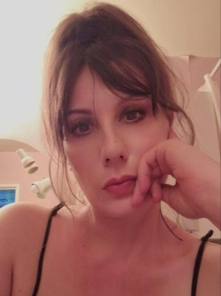 Dorina, 33 �ves t�rskeres� n�, P�cs