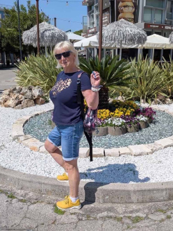 Gizi, 66 �ves t�rskeres� n�, Budapest