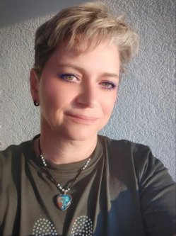 Kinga, 51 �ves t�rskeres� n�, Tatab�nya