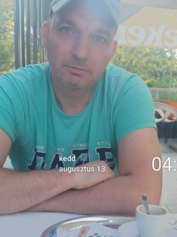Norbert, 43 �ves t�rskeres� f�rfi, Ny�regyh�za