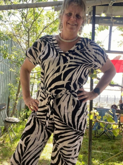 Ibolya, 53 �ves t�rskeres� n�, Salg�tarj�n