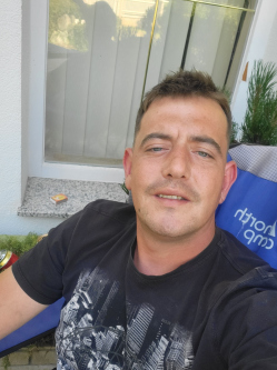 David, 32 �ves t�rskeres� f�rfi, Szombathely