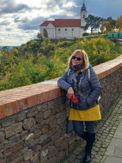 Tina, 63 �ves t�rskeres� n�, Si�fok