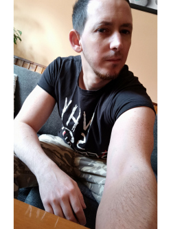 Attila, 34 �ves t�rskeres� f�rfi, M�travereb�ly