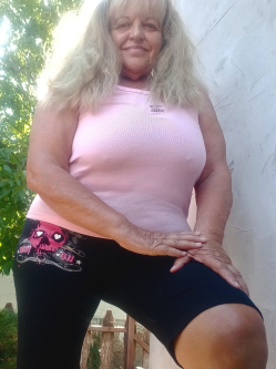 Teri, 71 �ves t�rskeres� n�, Pilisv�r�sv�r