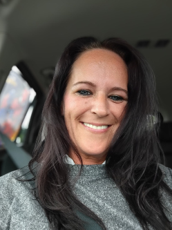 Heni, 42 �ves t�rskeres� n�, Karintia