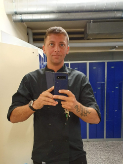 Lorand, 42 �ves t�rskeres� f�rfi, Z�rich
