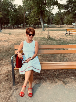 �gi, 70 �ves t�rskeres� n�, Gy�r�jbar�t