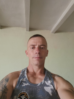 J�nos, 41 �ves t�rskeres� f�rfi, Kondoros
