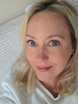 Nikolett, 44 �ves t�rskeres� n�, Szeksz�rd