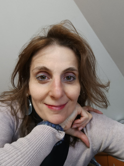 Kinga, 52 �ves t�rskeres� n�, Rom�nia egy�b