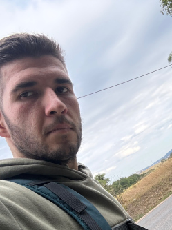Gyula, 25 �ves t�rskeres� f�rfi, Nasz�ly