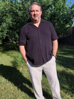 tomi, 24 �ves t�rskeres� f�rfi, T�pi�bicske