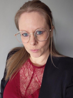 Olga, 43 �ves t�rskeres� n�, P�cs