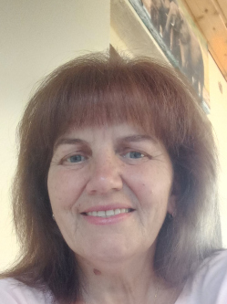 Irma, 60 �ves t�rskeres� n�, Kecsk�d