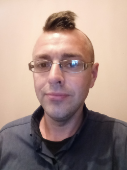 Kriszti�n, 33 �ves t�rskeres� f�rfi, Elek
