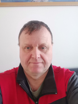 Csabi, 56 �ves t�rskeres� f�rfi, Baden-W�rttemberg