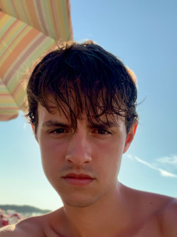Matteo, 26 �ves t�rskeres� f�rfi, Eur�pa (egy�b)
