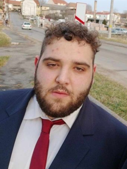 Patrik, 30 �ves t�rskeres� f�rfi, Tab